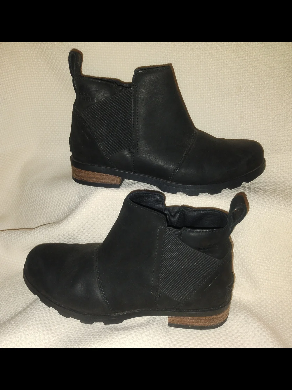 Sorel Emelie Size 6 Chelsea Boots
